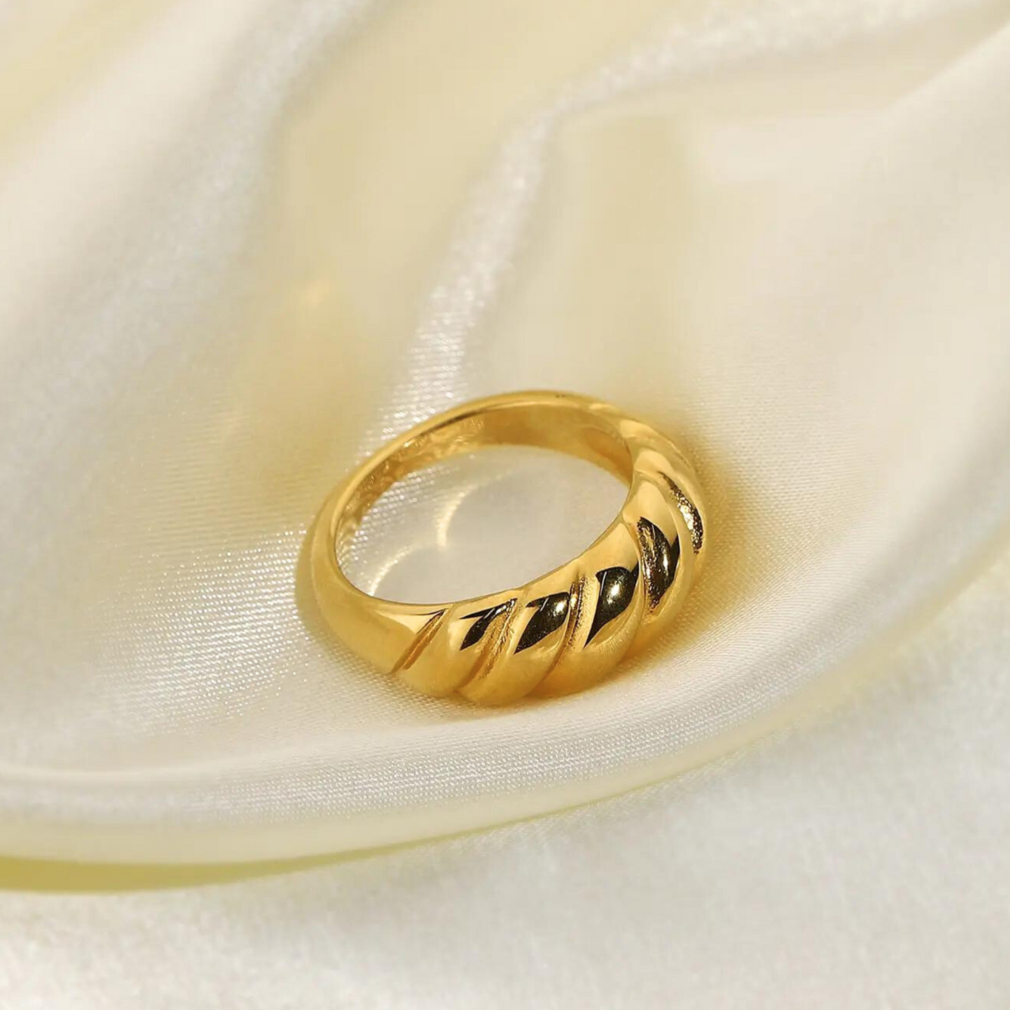 Croissant Ring