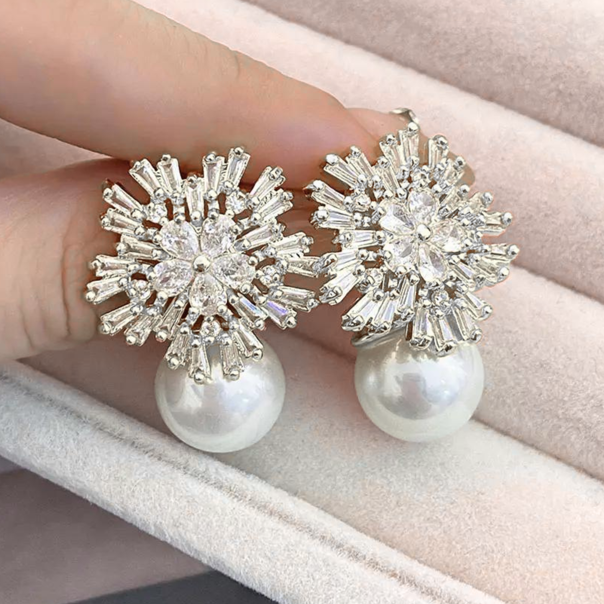 Elvera Snow Earrings