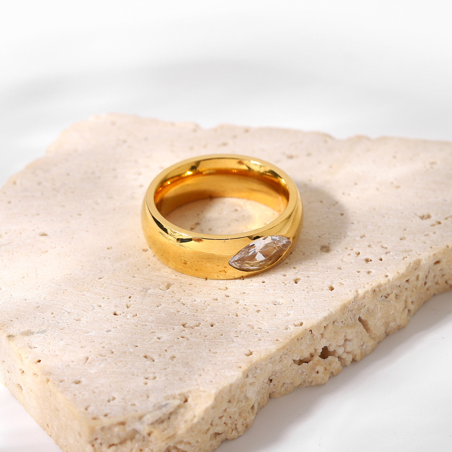 Solene Gold Ring